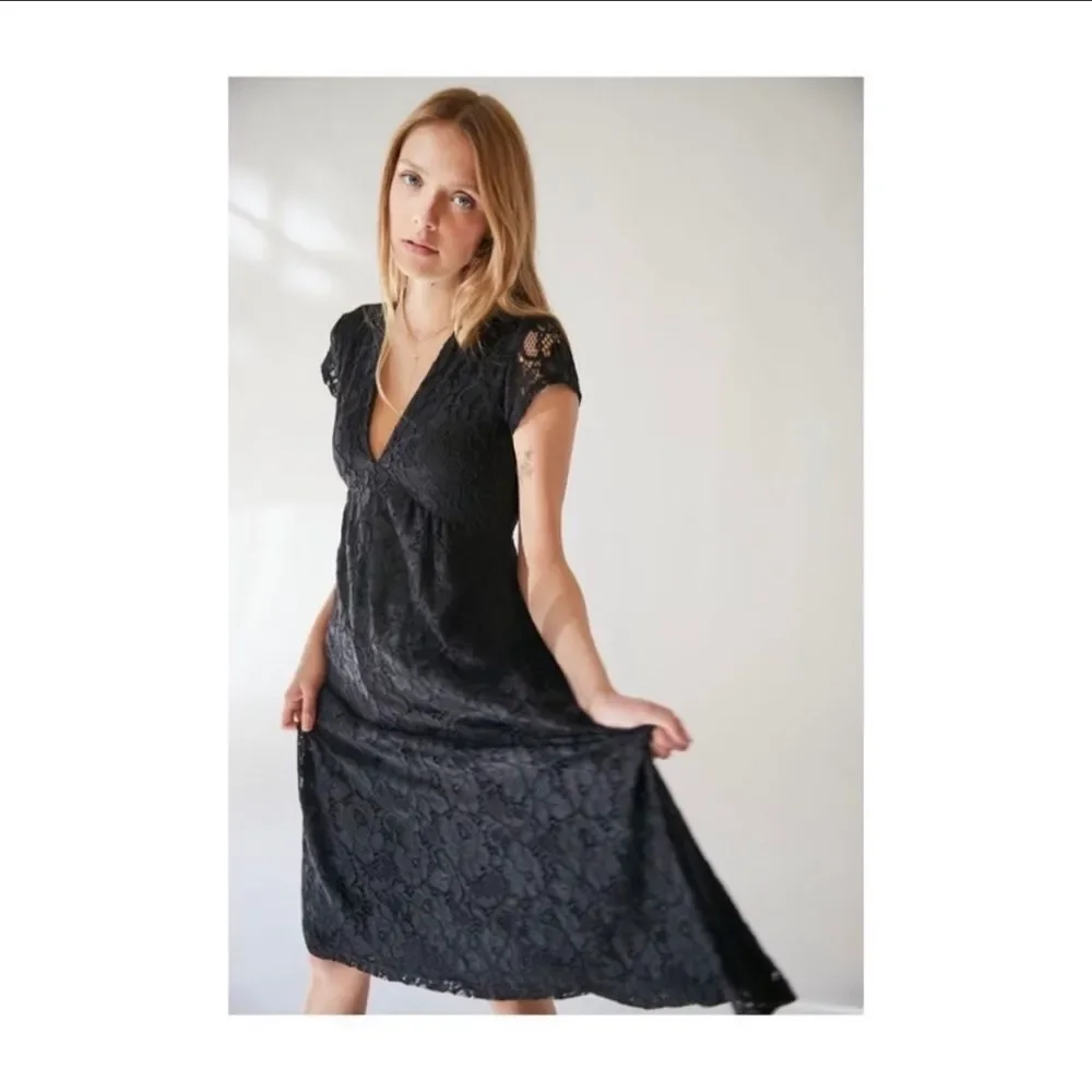 NWT Urban Outfitters Imogen Lace Midi Dress Sz S - Picture 2 of 13